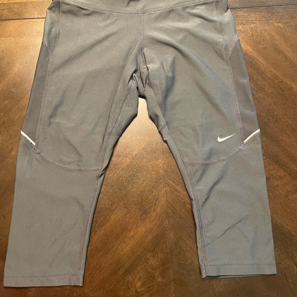 Nike Gray Cropped Leggings
